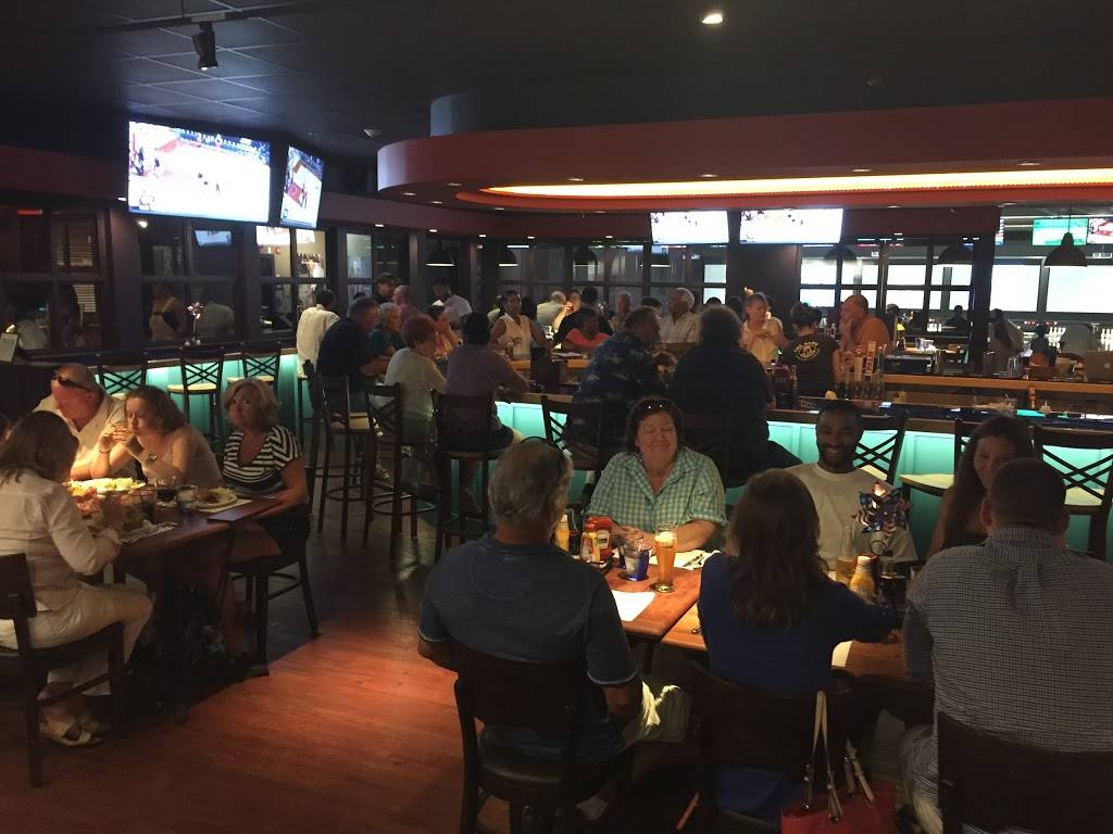 The Barn Bowl & Bistro | restaurant | 13 Uncas Ave, Oak Bluffs, MA 02557, USA | 5086969800 OR +1 508-696-9800