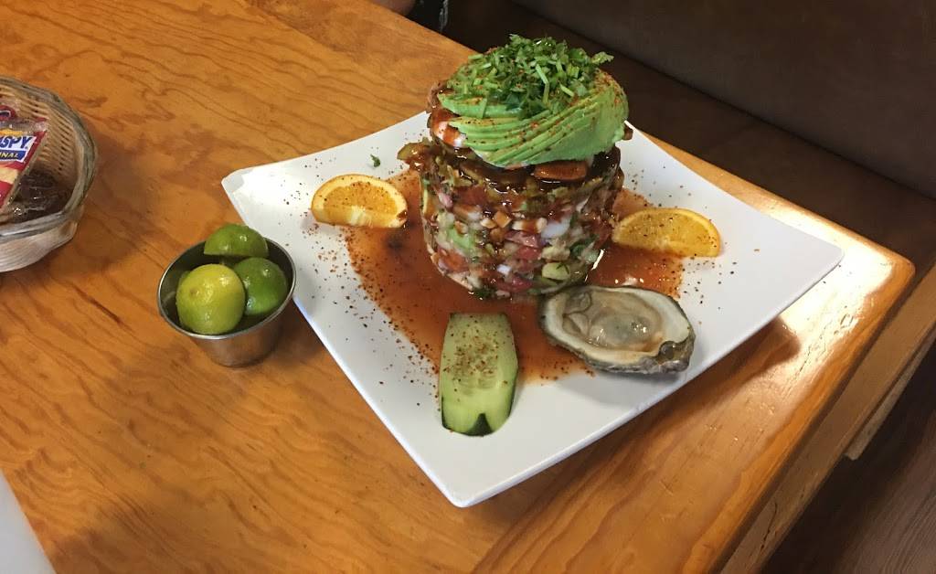 Los Aguachiles | restaurant | 7500 N Mesa St #107, El Paso, TX 79912, USA | 9155857588 OR +1 915-585-7588