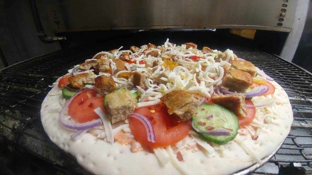 Greenhill Pizza and Wings | restaurant | 399 Greenhill Ave, Hamilton, ON L8K 6N5, Canada | 9055605051 OR +1 905-560-5051