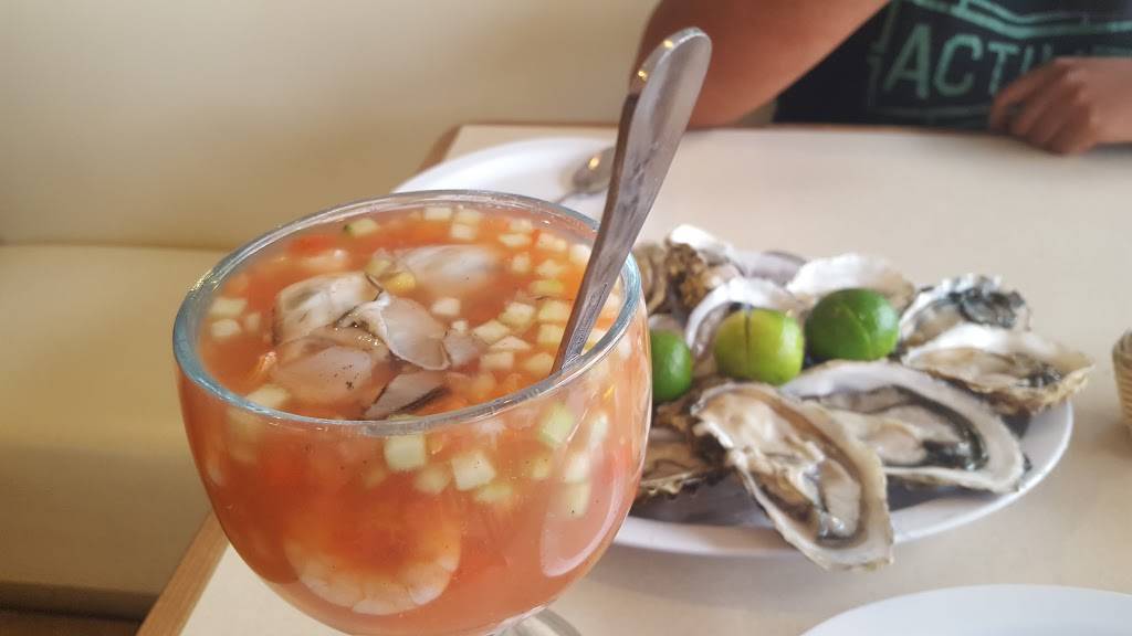 Mariscos El Perihuete | restaurant | 2383 W Lincoln Ave, Anaheim, CA 92801, USA | 7142840223 OR +1 714-284-0223