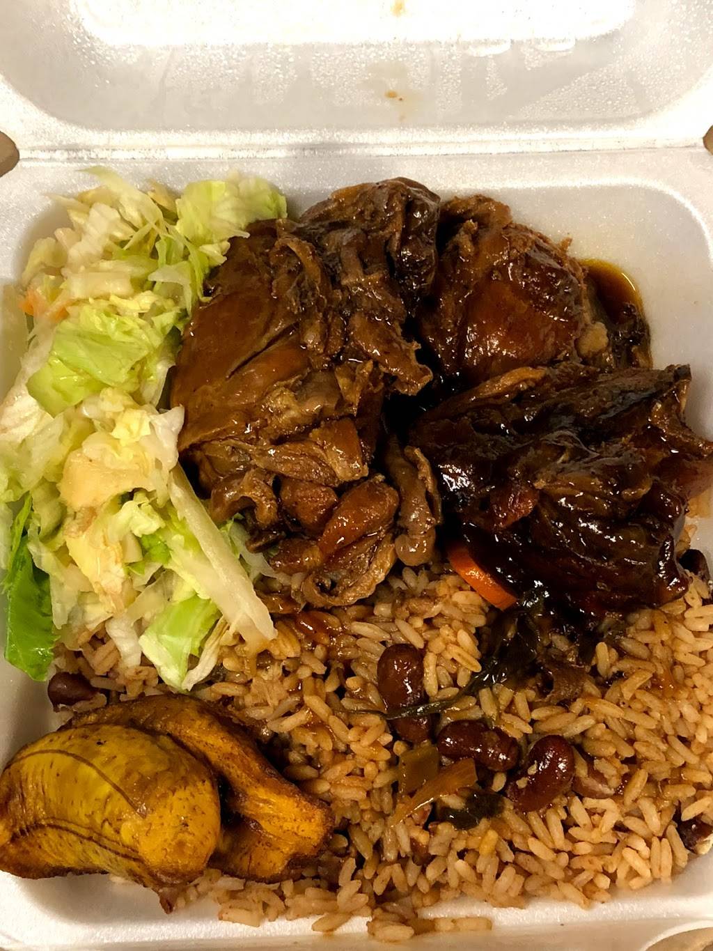 Golden Krust | restaurant | 1617 Church Ave, Brooklyn, NY 11226, USA | 7184624044 OR +1 718-462-4044
