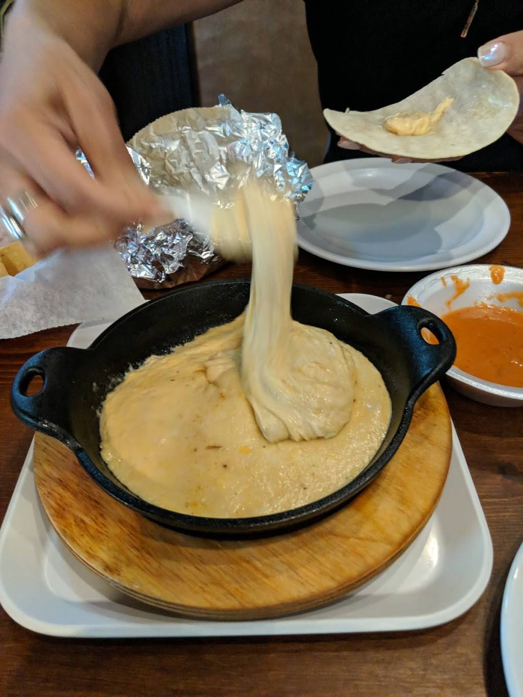 Little Shack | restaurant | 2701 N Mesa St #200, El Paso, TX 79902, USA | 9156036007 OR +1 915-603-6007