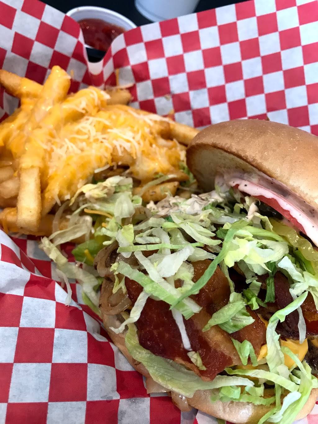 Uncle Bos Hamburgers & Deli | restaurant | 640 W Debbie Ln # 170, Mansfield, TX 76063, USA | 8174537476 OR +1 817-453-7476