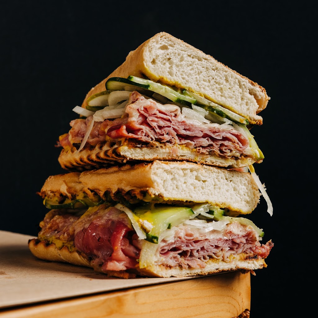 The Half GVL | restaurant | 400 Augusta St Suite 140, Greenville, SC 29601, USA | 8646094590 OR +1 864-609-4590