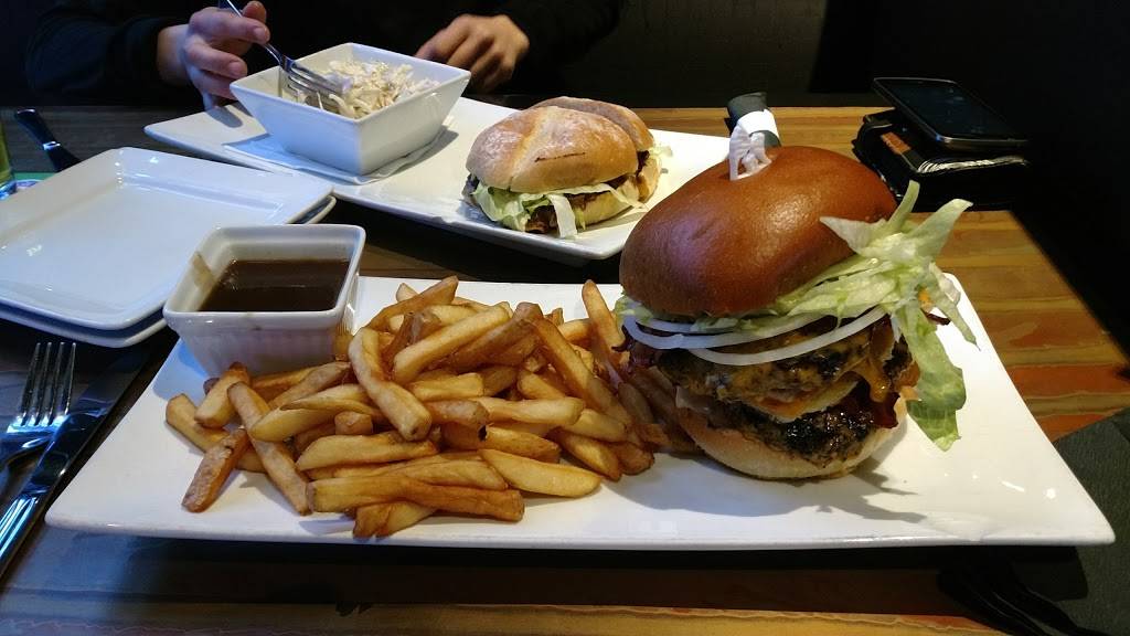 Tin Cup Sports Grill | cafe | 61 Lynden Rd, Brantford, ON N3R 7J9, Canada | 5197571441 OR +1 519-757-1441