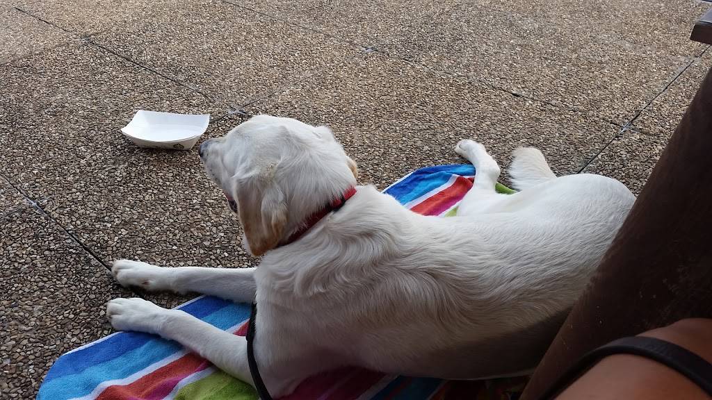 Lakehouse Grill | restaurant | 721 US-411, Vonore, TN 37885, USA | 4238842829 OR +1 423-884-2829