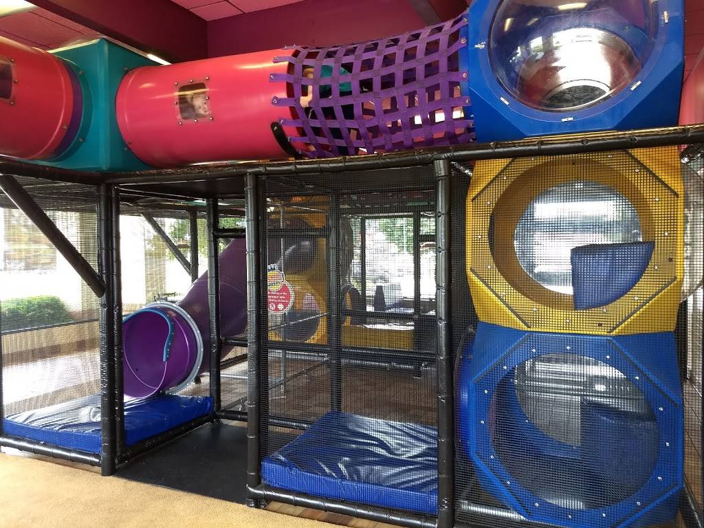 Burger King | restaurant | 2880 E Paris Ave SE, Kentwood, MI 49512, USA | 6169570826 OR +1 616-957-0826