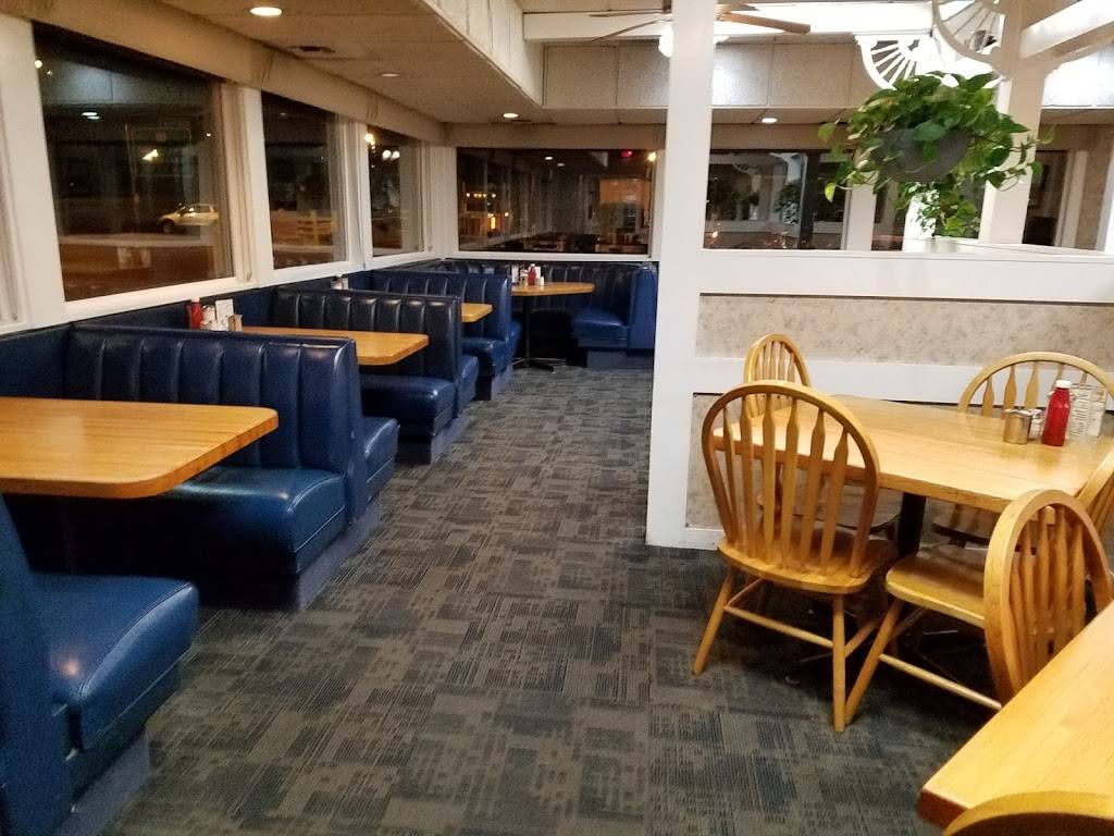 Pine Cone Restaurant | restaurant | 6162 US-51, DeForest, WI 53532, USA | 6082498778 OR +1 608-249-8778