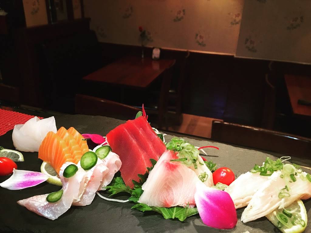 Mr.J Asian Bistro | restaurant | 100 Village Walk, Guilford, CT 06437, USA | 2034533355 OR +1 203-453-3355