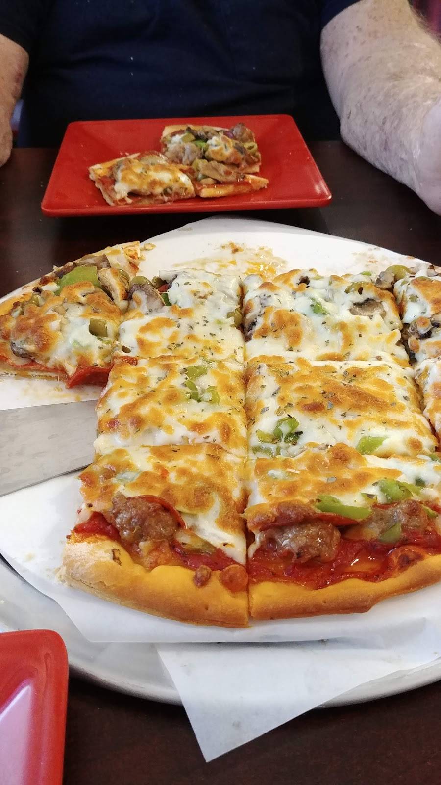 Windy City Pizza | restaurant | 1505 18th St #1, Charleston, IL 61920, USA | 2173454100 OR +1 217-345-4100