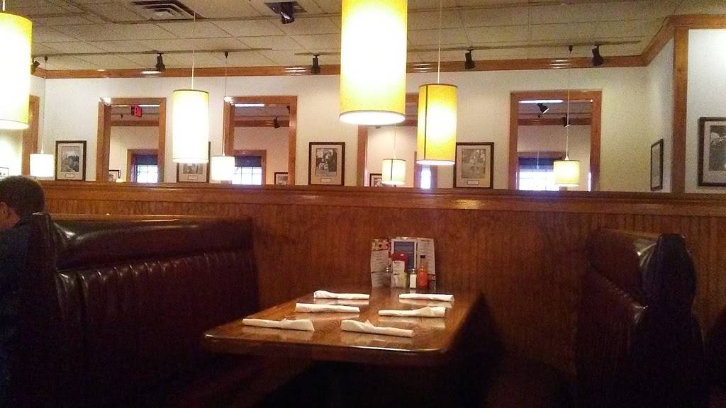 Fatz Southern Kitchen | restaurant | 2610 W Stone Dr, Kingsport, TN 37660, USA | 4233929885 OR +1 423-392-9885