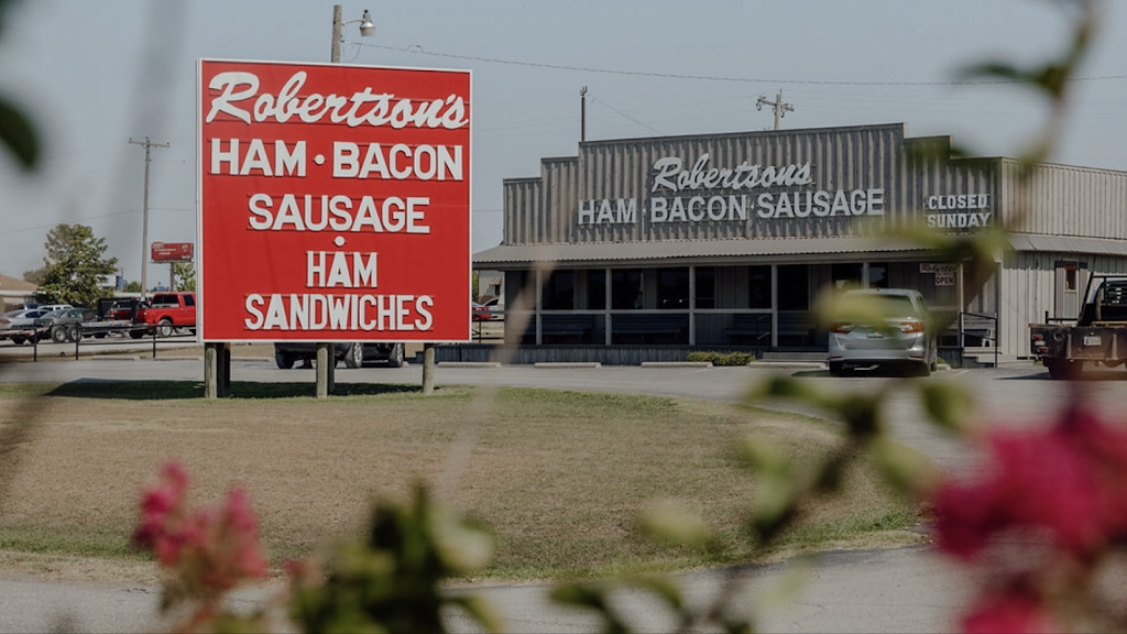 Robertsons Hams | restaurant | 110 N Wanda St, Marietta, OK 73448, USA | 5802763395 OR +1 580-276-3395