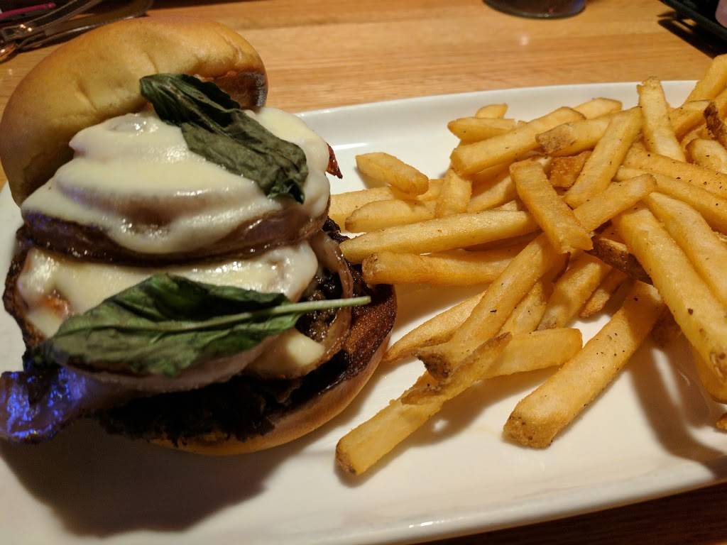 Applebees Grill + Bar | restaurant | 3604 W Shaw Ave, Fresno, CA 93711, USA | 5592719844 OR +1 559-271-9844