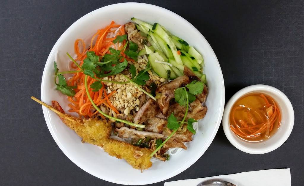 Pho Plus Restaurant | restaurant | 1550 Austin Hwy #103, San Antonio, TX 78218, USA | 2108220173 OR +1 210-822-0173