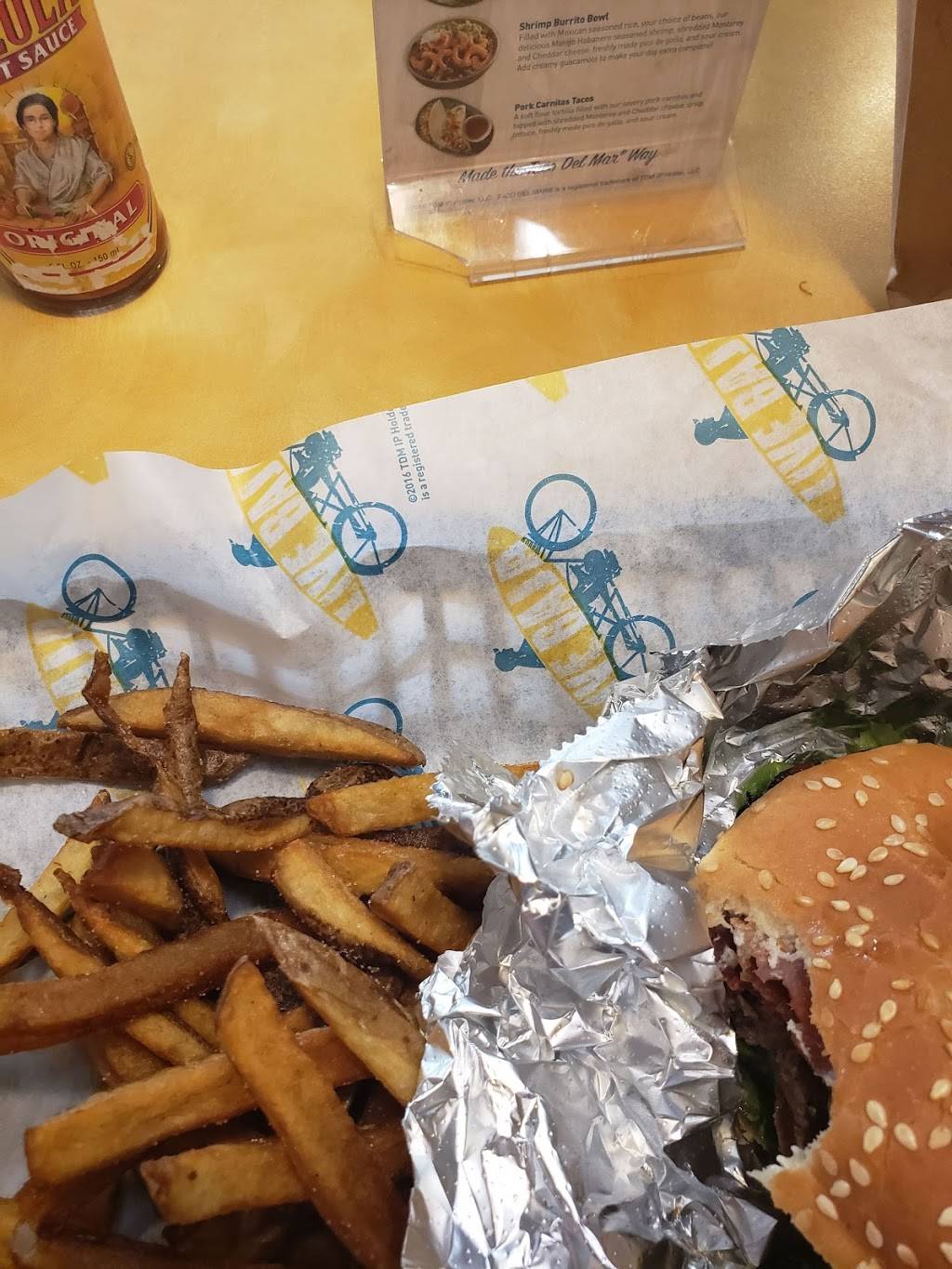 Taco Del Mar | restaurant | 100, 1617, 823 3rd Ave, Seattle, WA 98104, USA | 2064674878 OR +1 206-467-4878