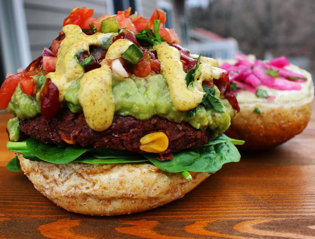 Chloes Clean Cuisine | restaurant | 1225 US-206 Suite 16, Princeton, NJ 08540, USA | 9085520115 OR +1 908-552-0115