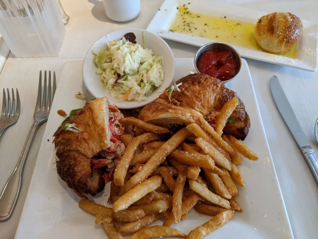 Abigails Grille and Wine Bar | restaurant | 4 Hartford Rd, Weatogue, CT 06089, USA | 8602641580 OR +1 860-264-1580