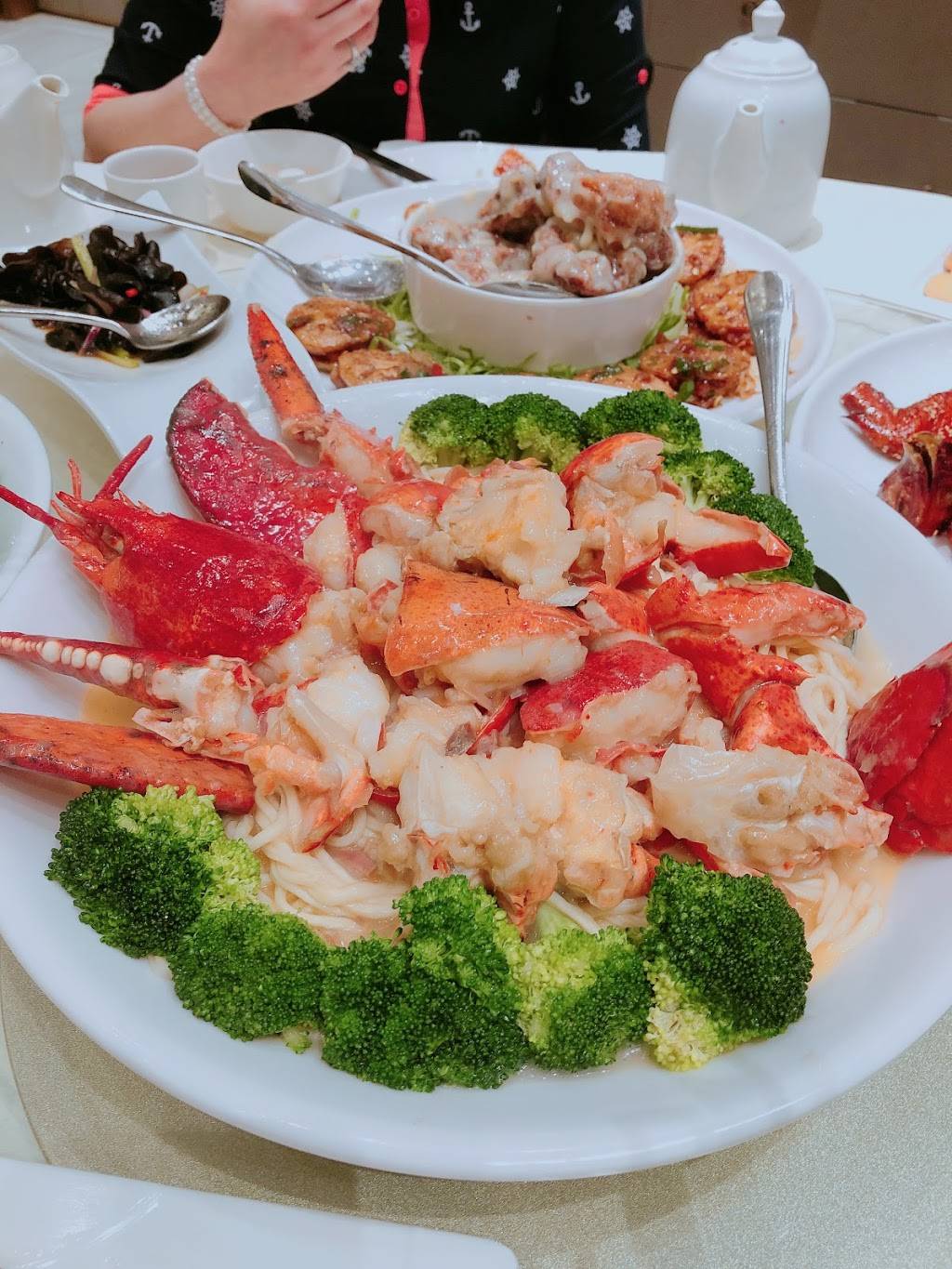 H.L. Peninsula Restaurant | restaurant | 608 Dubuque Ave, South San Francisco, CA 94080, USA | 6506168168 OR +1 650-616-8168