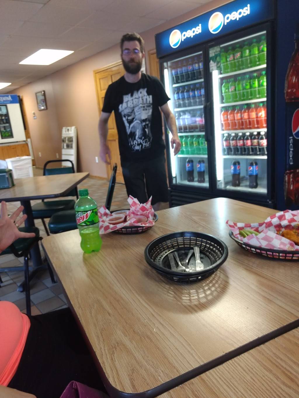 Brendas Pizzeria | restaurant | 9 Main St, Philadelphia, NY 13673, USA | 3156420004 OR +1 315-642-0004