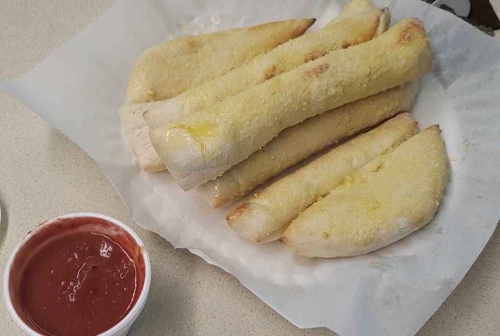 La Pizza | restaurant | 709 W Midland Rd, Auburn, MI 48611, USA | 9896624491 OR +1 989-662-4491