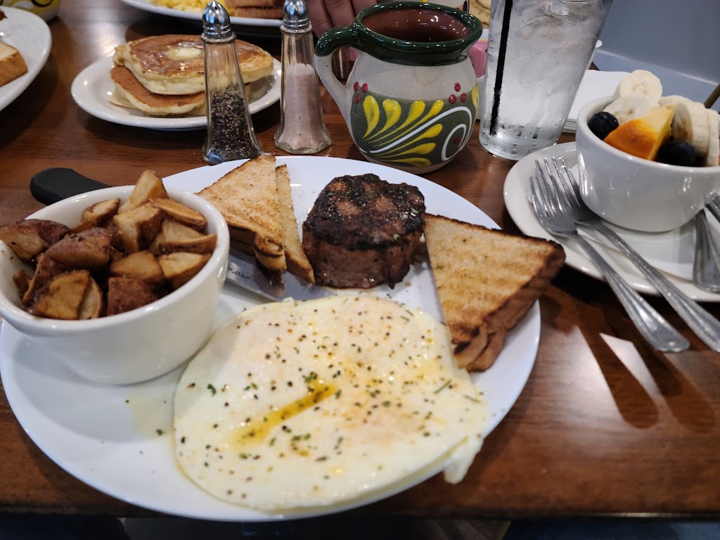 Blue Dog Bistro Gulfport | restaurant | 8829 Lorraine Rd Suite 100, Gulfport, MS 39503, USA | 2282842696 OR +1 228-284-2696