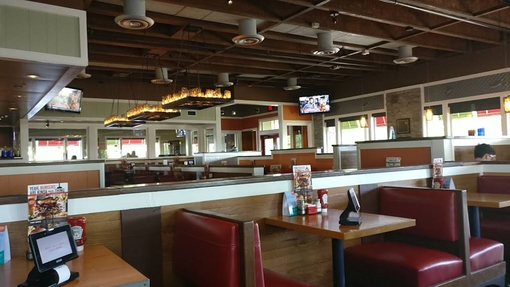 Chilis Grill & Bar | meal takeaway | 3917 S Gilbert Rd, Gilbert, AZ 85296, USA | 4808124636 OR +1 480-812-4636