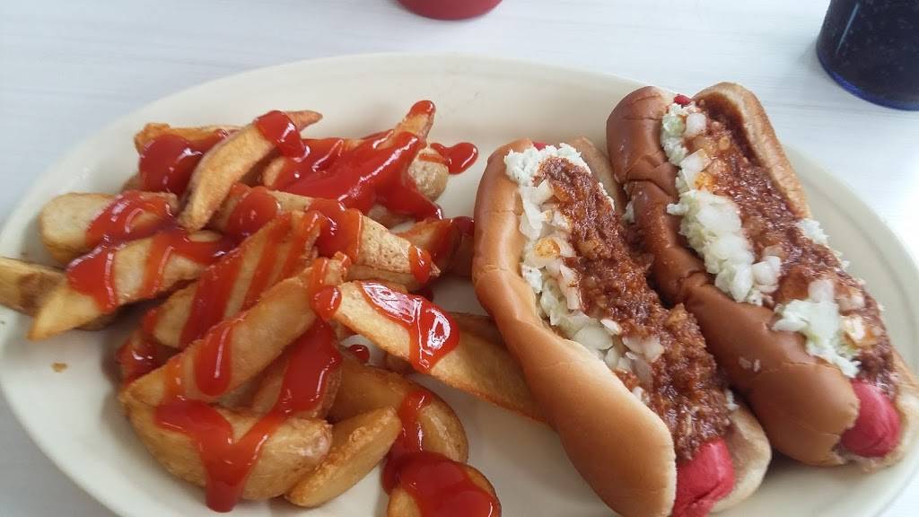 Chefs Drive-In | restaurant | 1101 Main St, Altavista, VA 24517, USA | 4343695590 OR +1 434-369-5590