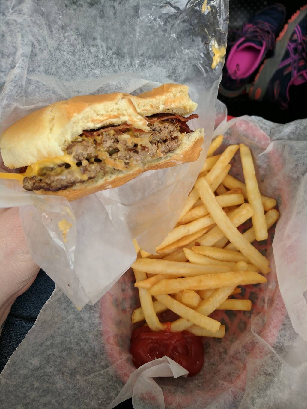 Mels Drive In Restaurant | restaurant | 6029, 3045 Mars Hill St, Indianapolis, IN 46241, USA | 3172440624 OR +1 317-244-0624