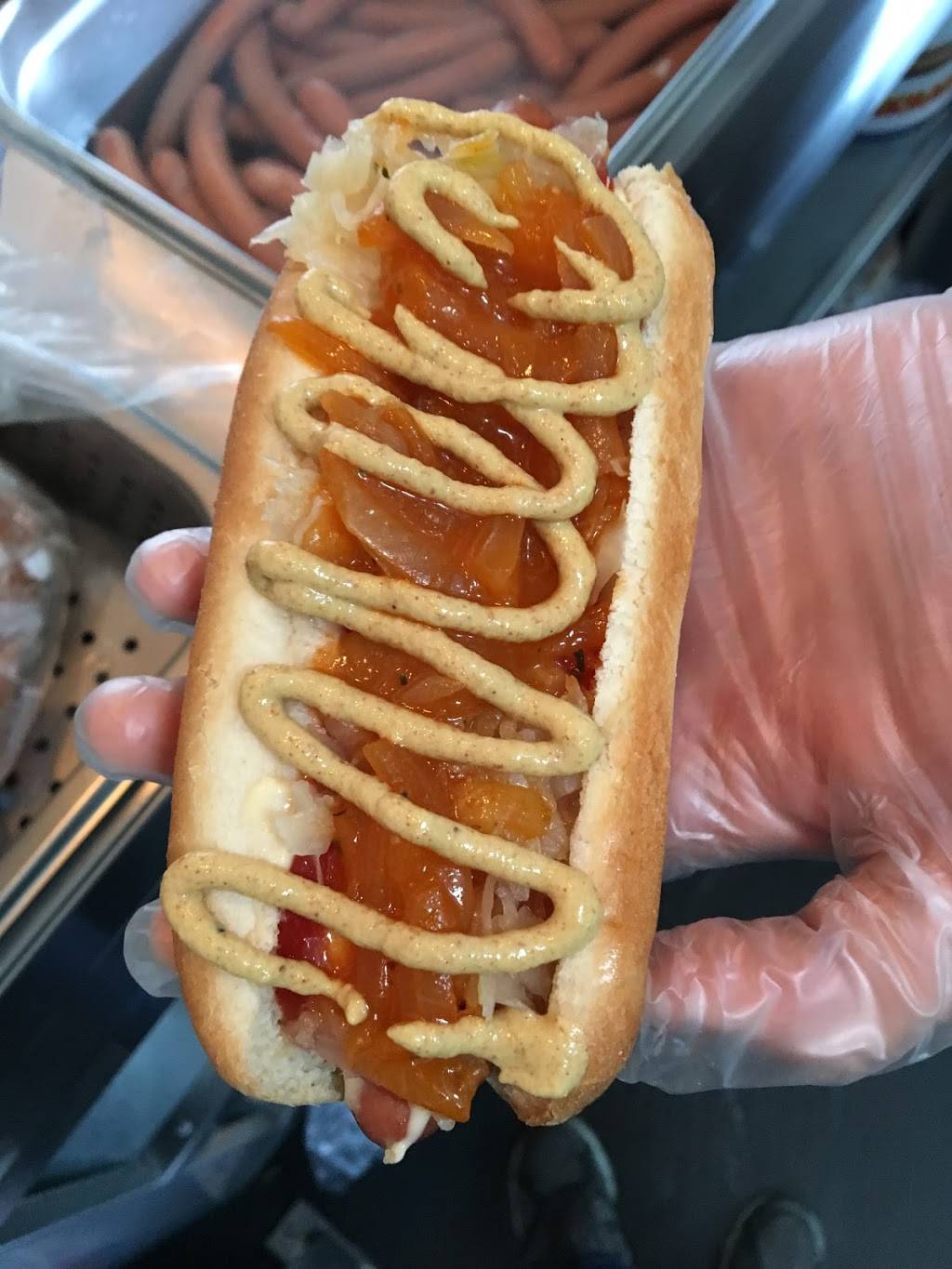 Charlies Legendary Hot Dogs & Onions LLC | restaurant | 16 Lowell Ave, Islip Terrace, NY 11752, USA | 6316173480 OR +1 631-617-3480