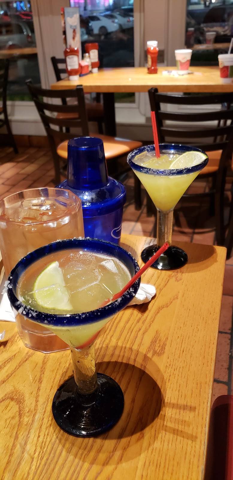 Chilis Grill & Bar | meal takeaway | 502 Baltimore Pike, Bel Air, MD 21014, USA | 4106382992 OR +1 410-638-2992