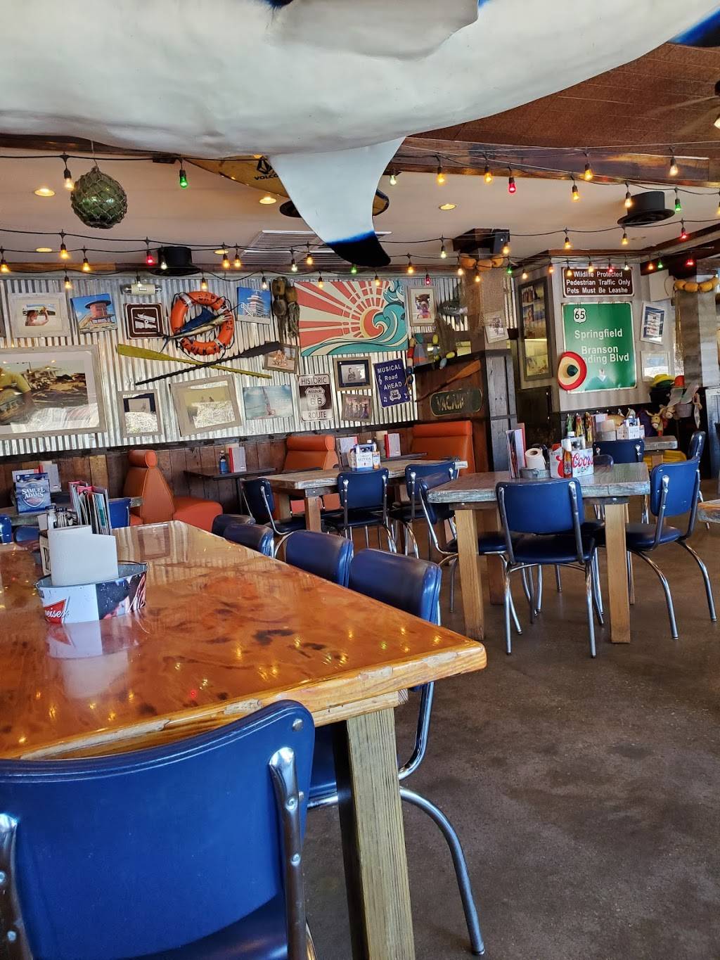 Joes Crab Shack | restaurant | 717 Branson Landing, Branson, MO 65616, USA | 4173377373 OR +1 417-337-7373