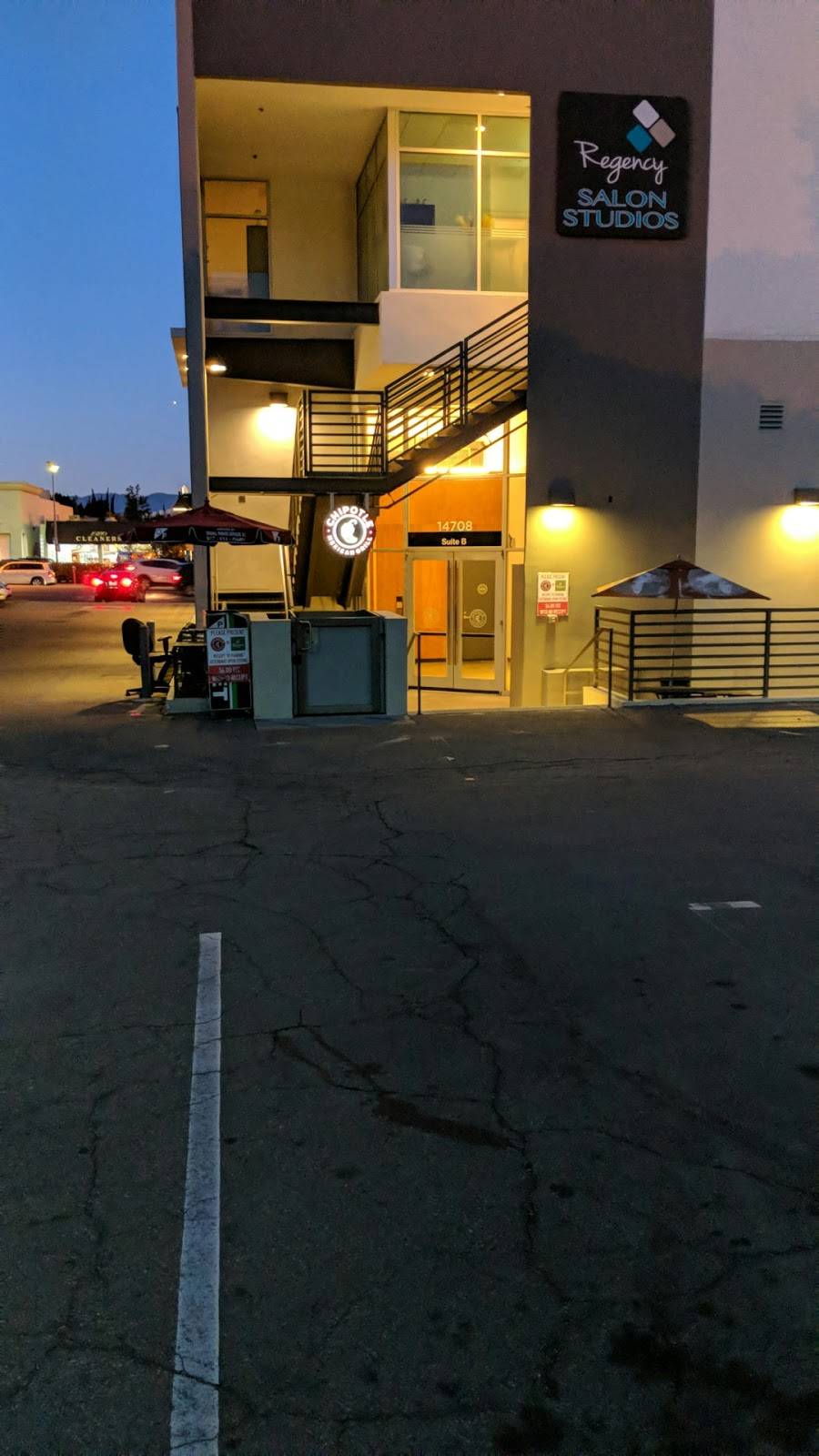 Chipotle Mexican Grill | restaurant | 14708 Ventura Blvd Ste B, Sherman Oaks, CA 91403, USA | 8184554798 OR +1 818-455-4798