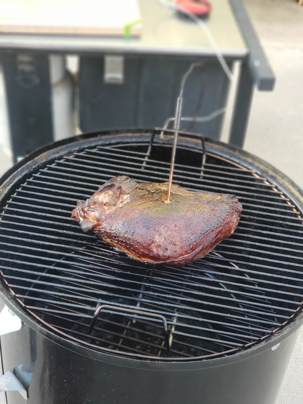 Erics smoke ring | restaurant | Bandini Ave, Riverside, CA 92506, USA | 9513340602 OR +1 951-334-0602