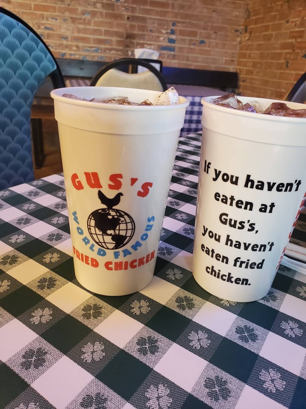 Guss World Famous Fried Chicken | restaurant | 2904 Commerce St, Dallas, TX 75226, USA | 4697098294 OR +1 469-709-8294