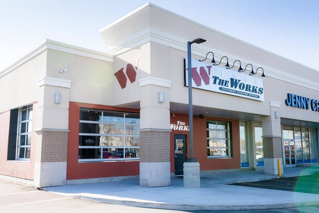 The WORKS Gourmet Burger Bistro | restaurant | 589 Fairway Rd S, Kitchener, ON N2C 1X4, Canada | 5198936600 OR +1 519-893-6600