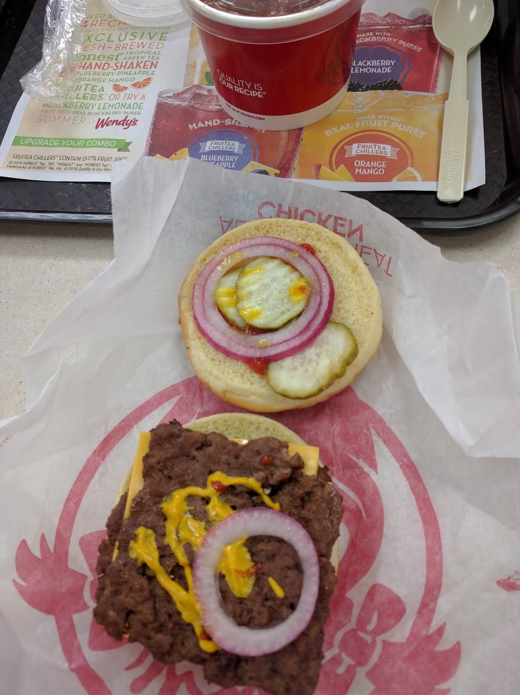 Wendys | restaurant | 6670 Woodlands Pkwy, The Woodlands, TX 77382, USA | 2813647372 OR +1 281-364-7372