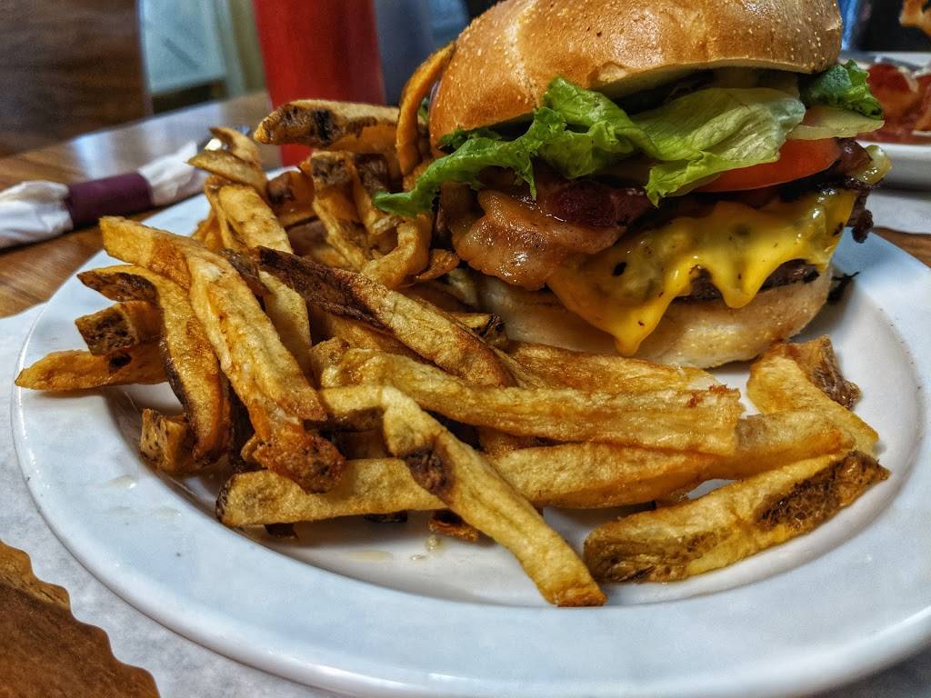 Spring House Grille | restaurant | 7664 Woodbury Pike, Roaring Spring, PA 16673, USA | 8142245309 OR +1 814-224-5309