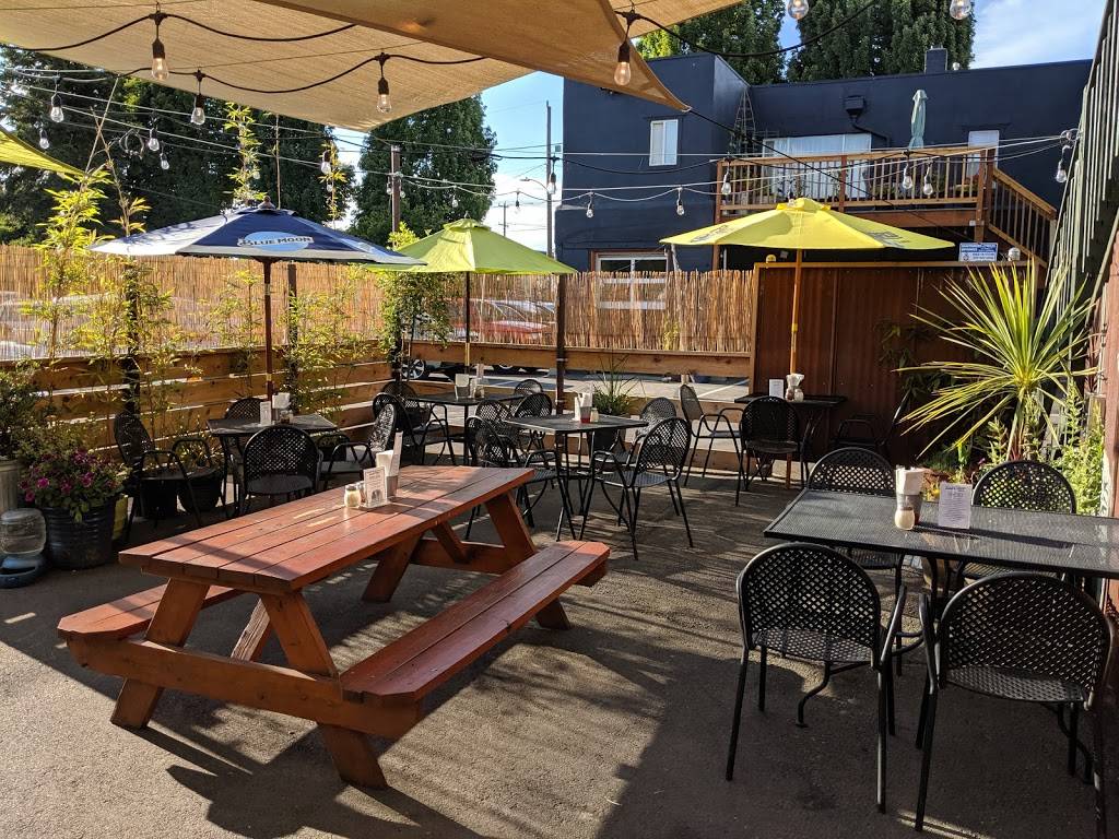 South Town Pie | restaurant | 8611 14th Ave S, Seattle, WA 98108, USA | 2065357166 OR +1 206-535-7166