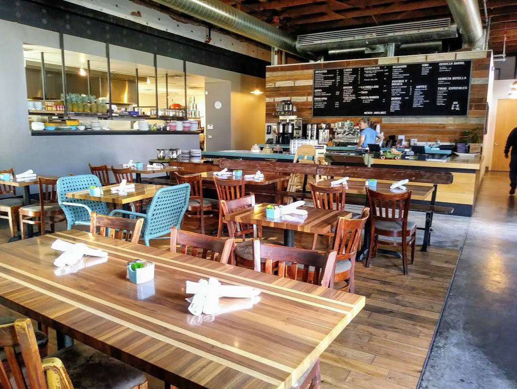 Gallo Blanco | restaurant | 928 E Pierce St, Phoenix, AZ 85006, USA | 6023270880 OR +1 602-327-0880