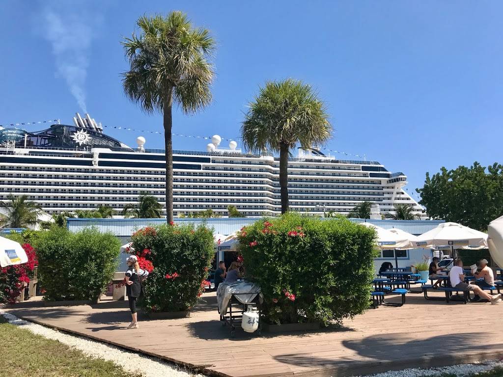 Seaman Cafe | cafe | 1180 S America Way, Miami, FL 33132, USA | 3053744722 OR +1 305-374-4722