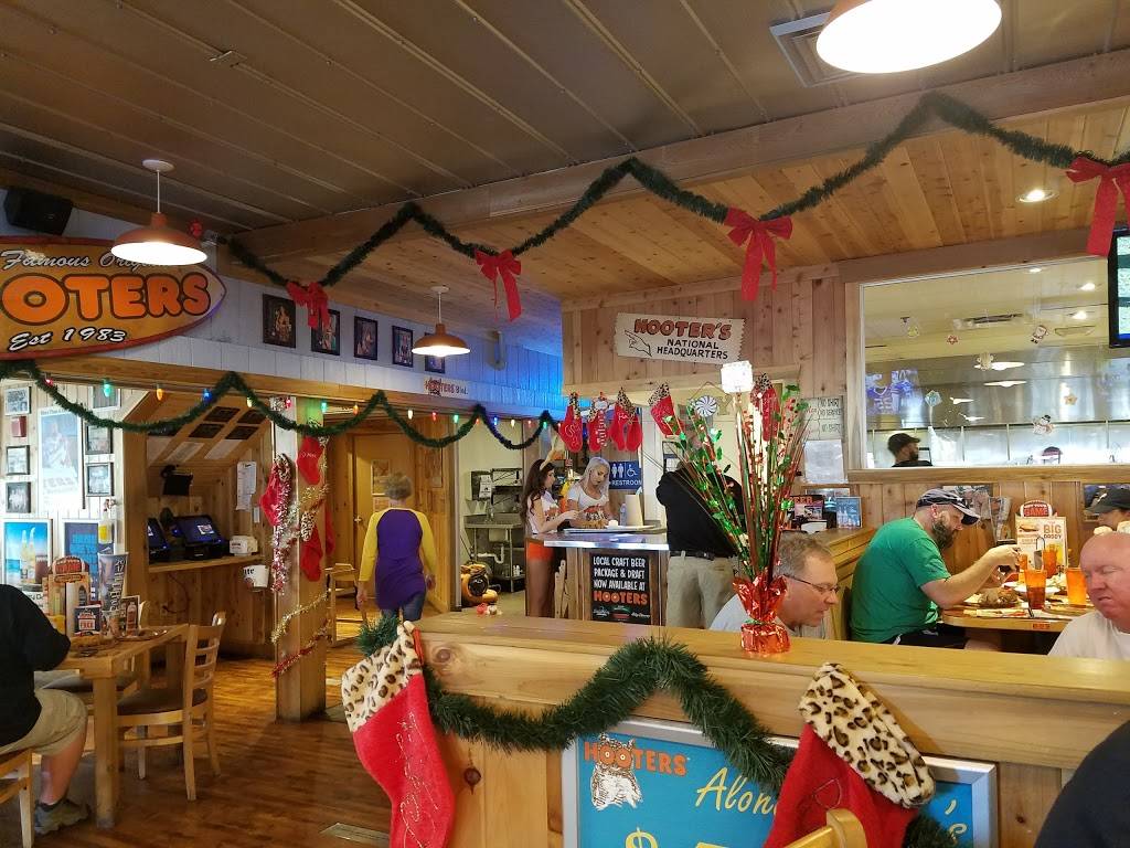 Hooters | restaurant | 2800 Gulf to Bay Blvd, Clearwater, FL 33759, USA | 7277974008 OR +1 727-797-4008