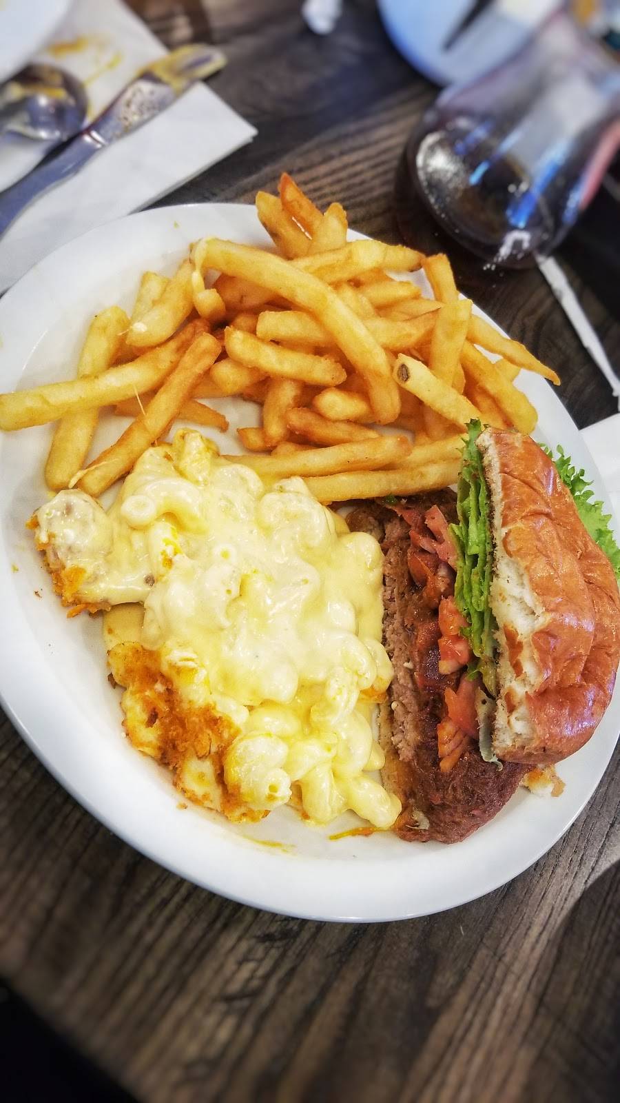 City Line Diner | restaurant | 1420 Main St, Worcester, MA 01603, USA | 7744202992 OR +1 774-420-2992