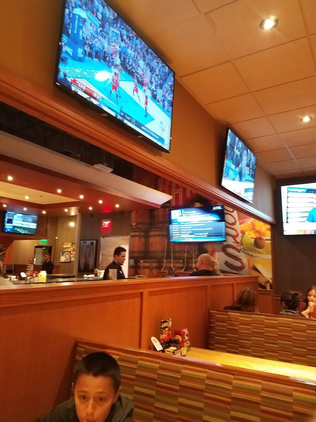 Applebees Grill + Bar | restaurant | 892 W Henderson Ave, Porterville, CA 93257, USA | 5597882031 OR +1 559-788-2031