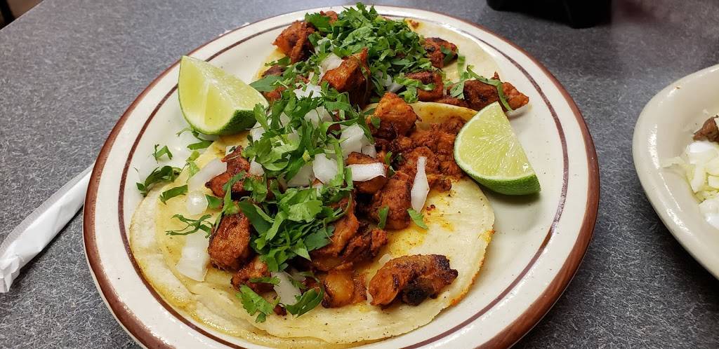 El Jarochito | restaurant | 164 S Academy St, Galesburg, IL 61401, USA | 3093426103 OR +1 309-342-6103