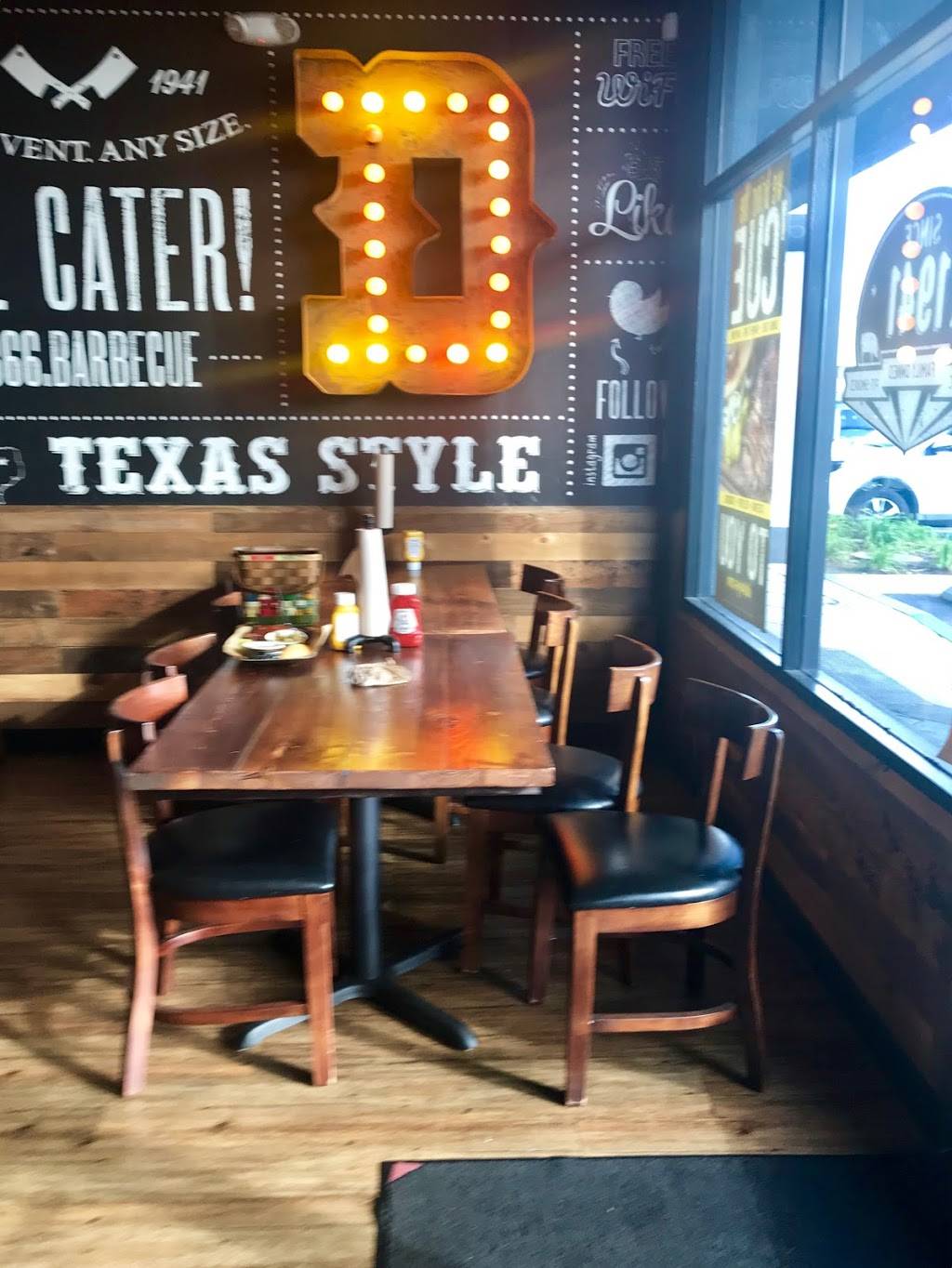 Dickeys Barbecue Pit | restaurant | 1691 Artesia Blvd, Gardena, CA 90248, USA | 4243402577 OR +1 424-340-2577