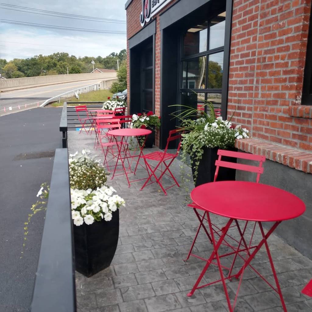 J&J Smokehouse BBQ | restaurant | 550 Main St, Catskill, NY 12414, USA | 5189435053 OR +1 518-943-5053