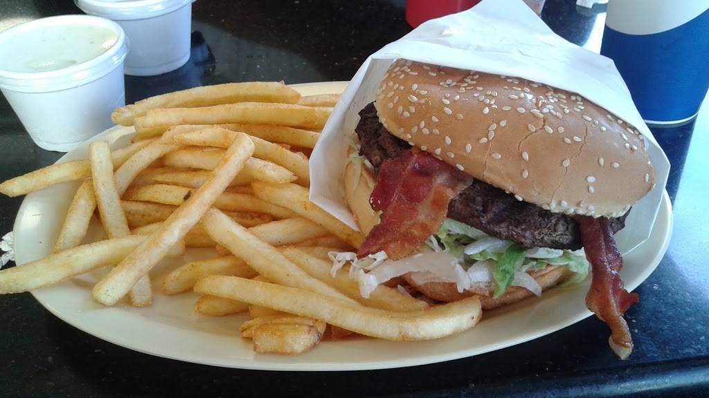 Burgermania | restaurant | 124 E Foothill Blvd, Rialto, CA 92376, USA | 9098745171 OR +1 909-874-5171