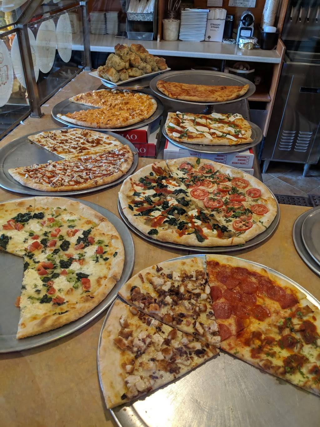 Francos Pizza & Pasta | restaurant | 228 S Main St, Newtown, CT 06470, USA | 2032703548 OR +1 203-270-3548