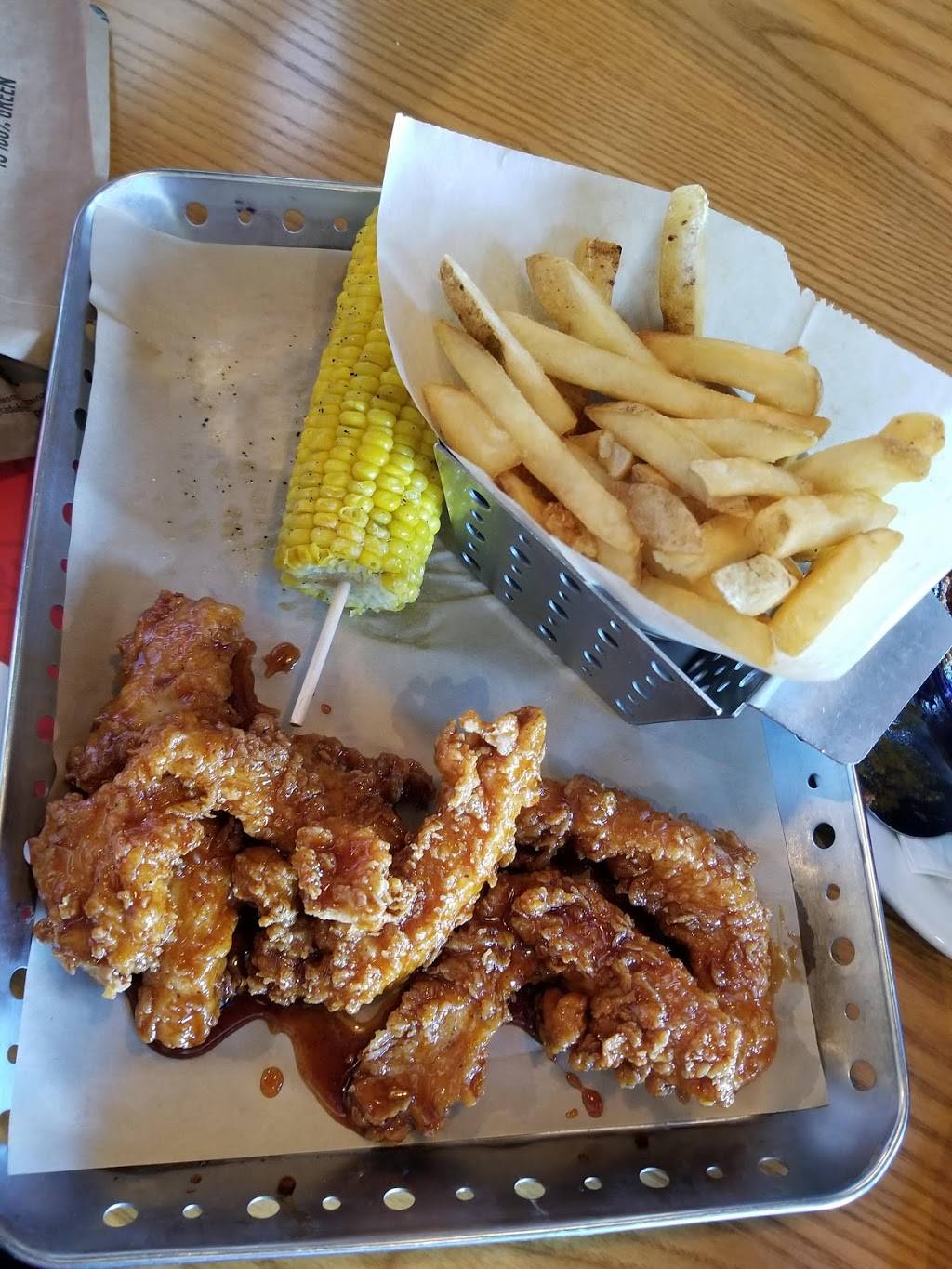 Chilis Grill & Bar | restaurant | 9945 Hudson Pl, Woodbury, MN 55125, USA | 6517398177 OR +1 651-739-8177