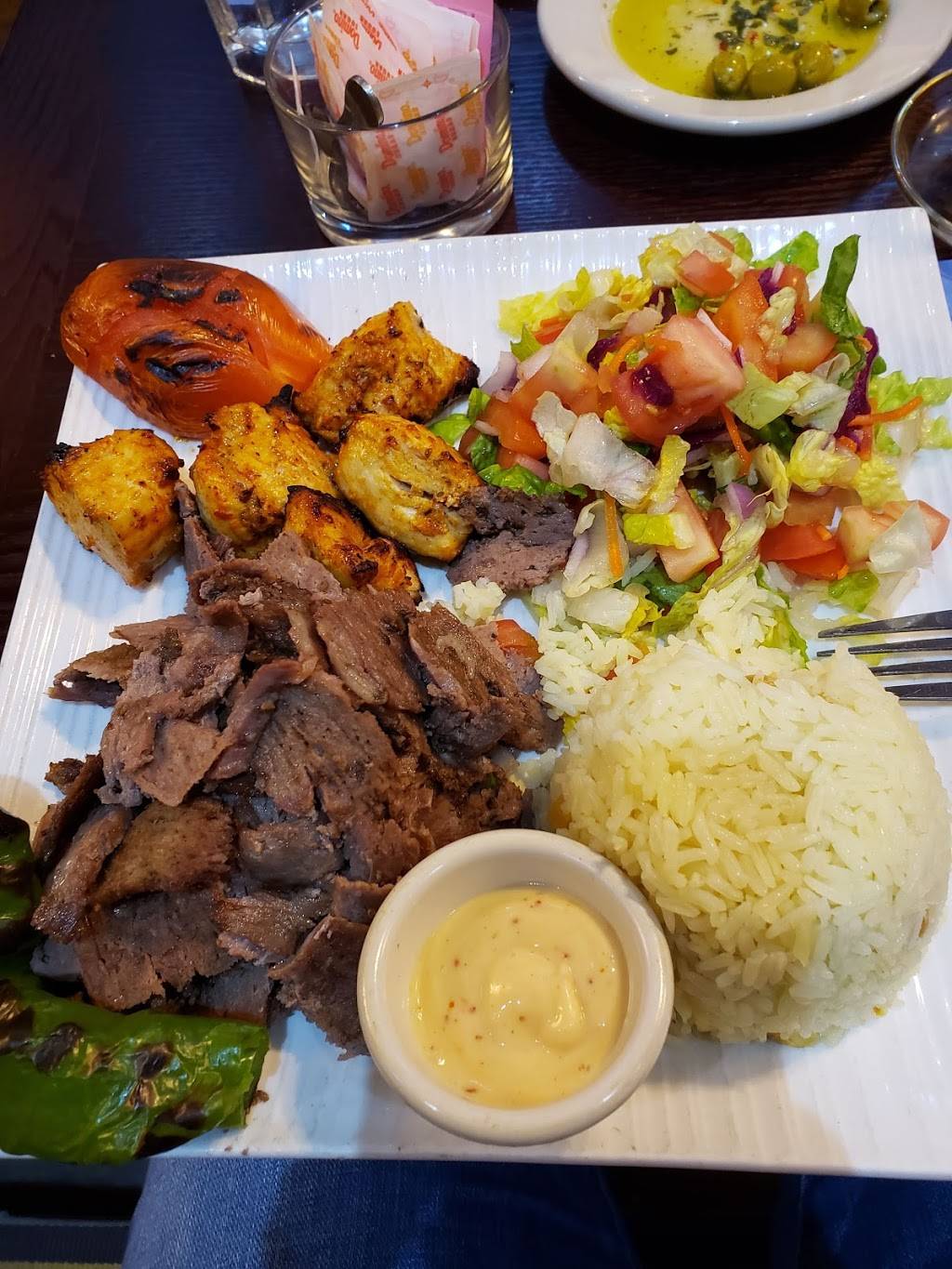 Istanbul Park | restaurant | 293 7th Ave, Brooklyn, NY 11215, USA | 7188323400 OR +1 718-832-3400